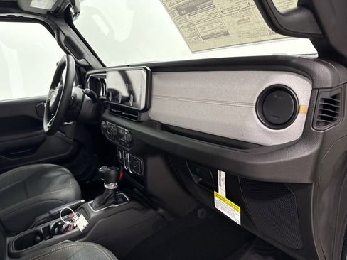 New 2026 Jeep Gladiator Sport AWD/4WD image 13