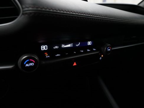 Used 2024 MAZDA MAZDA3 s image 21