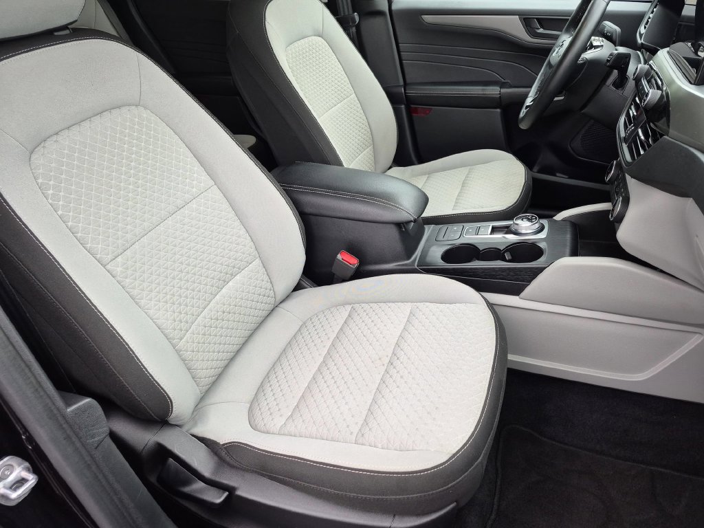 Used 2023 Ford Escape Active w/ Cold Weather Package FWD image 21