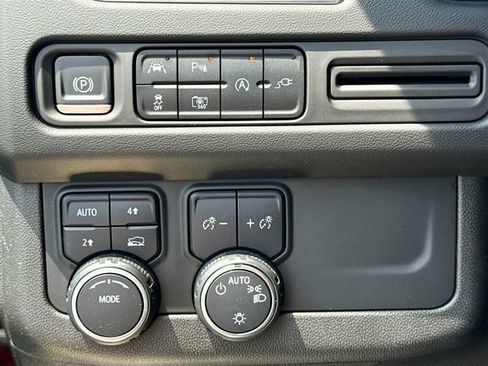 Used 2022 Chevrolet Tahoe RST w/ Luxury Package AWD/4WD image 16