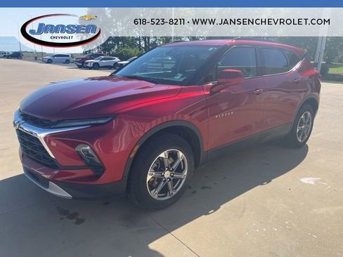 Used 2024 Chevrolet Blazer LT w/ Convenience Package FWD image 3