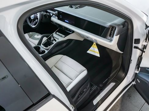 New 2026 Porsche Cayenne Coupe AWD/4WD image 29