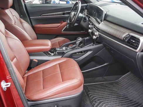 Certified 2023 Kia Telluride EX w/ EX Captain's Chair Package FWD image 13