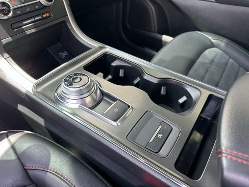 Used 2024 Ford Edge ST-Line AWD/4WD image 12