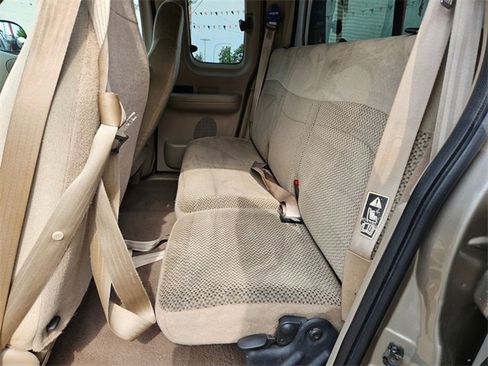 Used 2001 Ford F150 XLT image 13