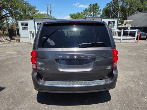 Used 2017 Dodge Grand Caravan SXT FWD image 5
