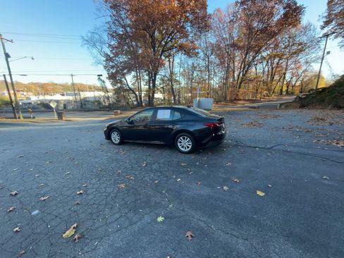 Used 2025 Toyota Camry LE image 16