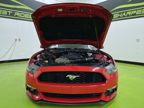 Used 2017 Ford Mustang Coupe image 4