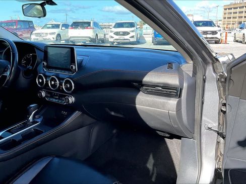 Used 2023 Nissan Sentra SR w/ SR Premium Package FWD image 23