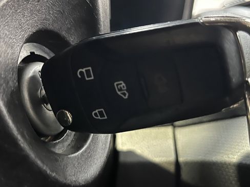 Used 2020 Ford Transit Connect XLT image 16