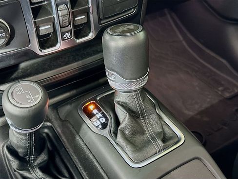 Certified 2024 Jeep Wrangler Sahara w/ Technology Group image 27