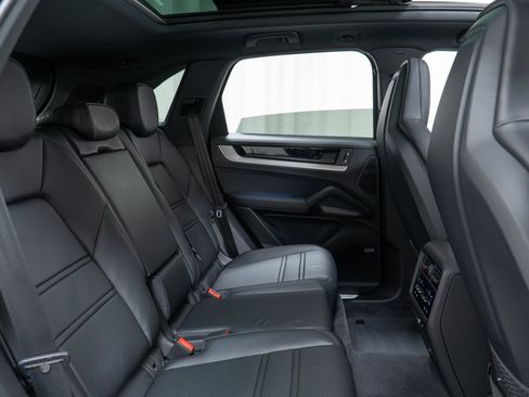 New 2026 Porsche Cayenne S AWD/4WD image 28