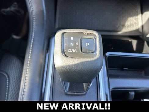 Used 2022 Nissan Pathfinder S image 26