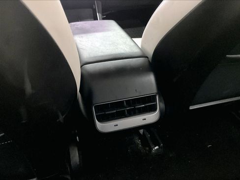 Used 2020 Tesla Model 3 Standard Range image 34