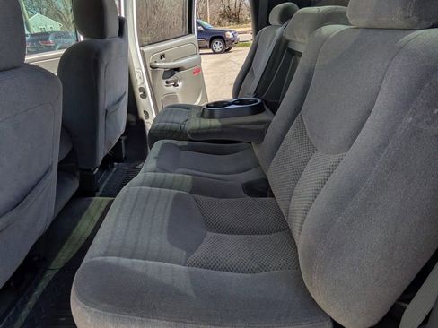 Used 2005 Chevrolet Silverado 2500 LS image 17