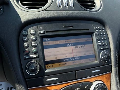 Used 2009 Mercedes-Benz SL 550 w/ Premium I Pkg image 31