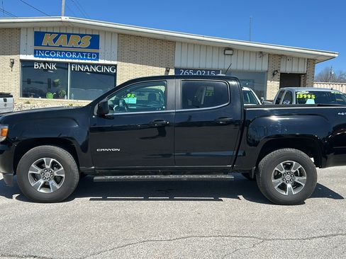 Used 2018 GMC Canyon SLE image 1