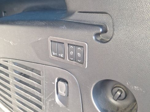 Used 2018 GMC Yukon XL SLT w/ Open Road Package image 8