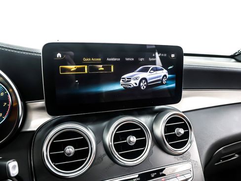 Used 2022 Mercedes-Benz GLC 300 4MATIC Coupe image 19