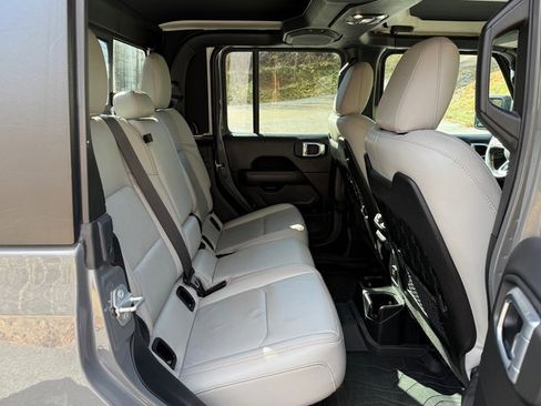 Used 2021 Jeep Gladiator Mojave image 17