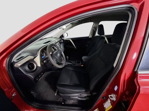 Used 2015 Toyota RAV4 LE FWD image 13