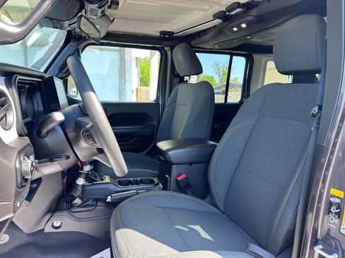 Used 2024 Jeep Wrangler Unlimited AWD/4WD image 16