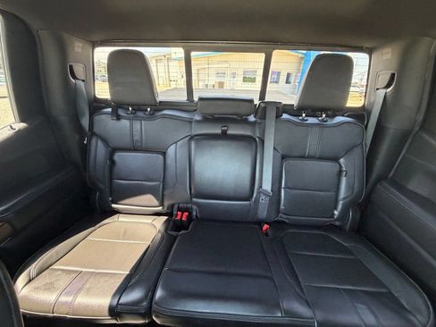 Used 2020 Chevrolet Silverado 1500 High Country w/ Technology Package AWD/4WD image 28