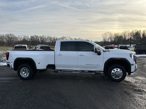 Used 2024 GMC Sierra 3500 Denali image 5
