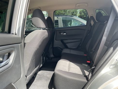 Used 2025 Nissan Rogue SV FWD image 10