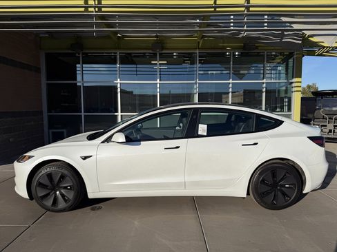Used 2025 Tesla Model 3 Long Range image 7