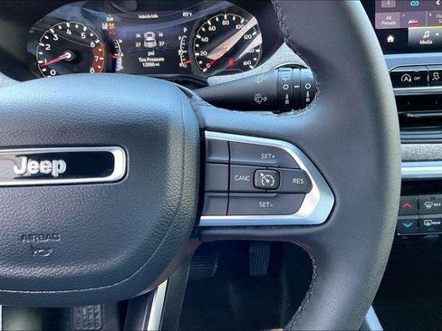 Certified 2023 Jeep Compass Latitude AWD/4WD image 19
