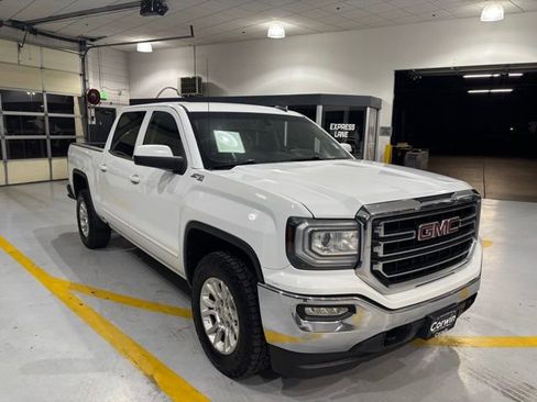 Used 2018 GMC Sierra 1500 SLE w/ SLE Value Package image 4