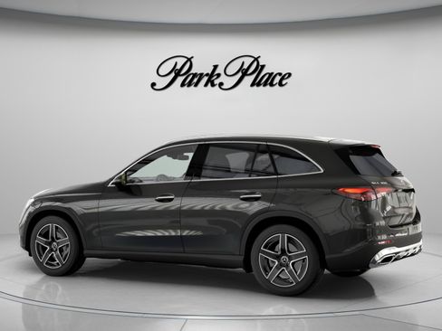 Used 2026 Mercedes-Benz GLC 300 4MATIC image 9