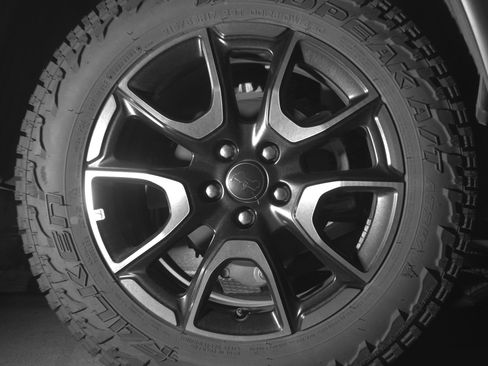 Used 2025 Jeep Compass Trailhawk image 15