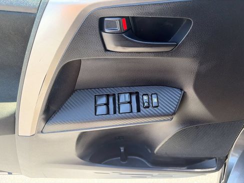 Used 2015 Toyota RAV4 LE AWD/4WD image 15