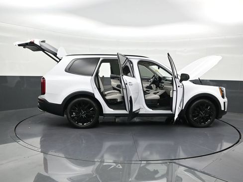 Used 2022 Kia Telluride SX w/ Towing Package image 33