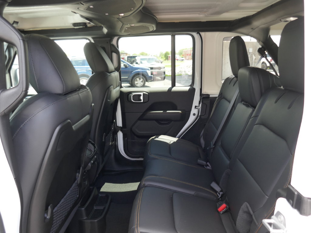 New 2026 Jeep Wrangler Unlimited Sahara AWD/4WD image 11