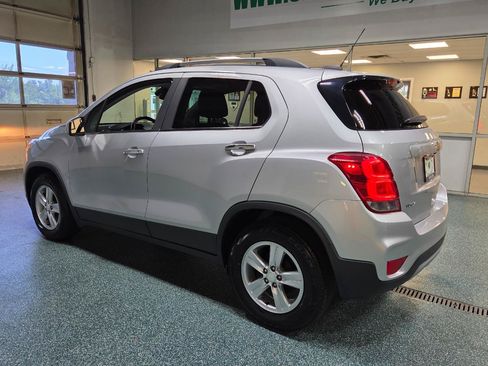 Used 2017 Chevrolet Trax LT w/ LT Convenience Package FWD image 9