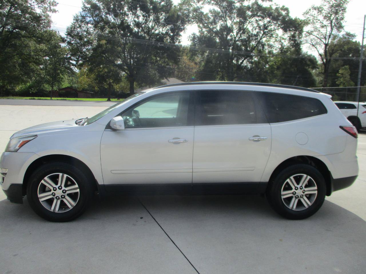 Used 2016 Chevrolet Traverse LT FWD image 23