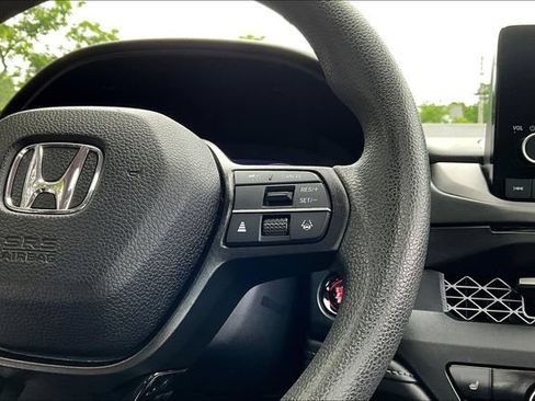 Used 2023 Honda Accord EX image 12