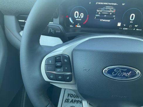 New 2026 Ford Explorer Active w/ Active Comfort Package RWD image 19