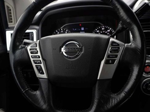 Used 2021 Nissan Titan SV w/ SV Convenience Package image 24