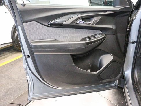 Used 2023 Chevrolet TrailBlazer LT w/ LPO, Blackout Package FWD image 20
