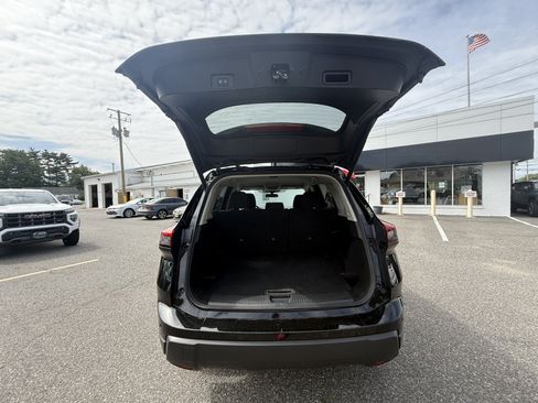 Used 2025 Nissan Rogue SV AWD/4WD image 32