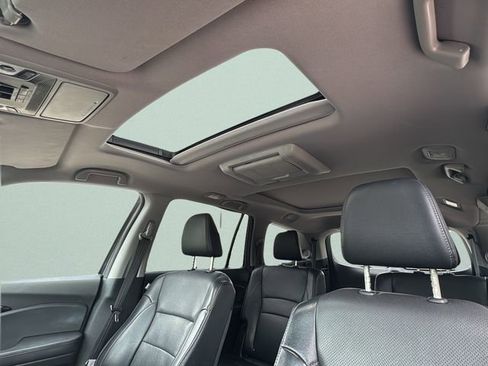 Used 2016 Honda Pilot Touring image 16