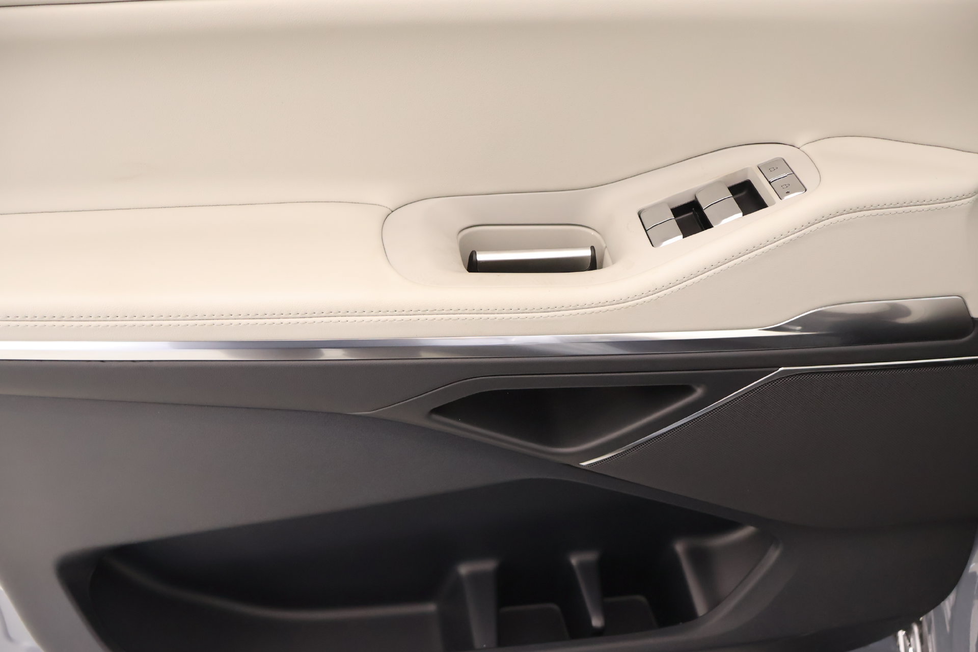 New 2026 Lincoln Navigator Premiere AWD/4WD image 16