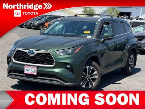 Used 2023 Toyota Highlander XLE w/ Protection Package #3 (TMS) AWD/4WD image 1