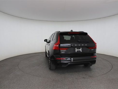 Used 2023 Volvo XC60 B5 Plus image 14