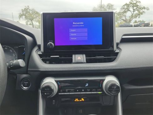 Used 2025 Toyota RAV4 XLE image 19