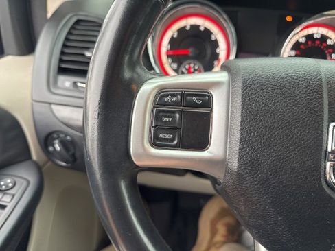 Used 2013 Dodge Grand Caravan SXT w/ UConnect Hands-Free Group image 21